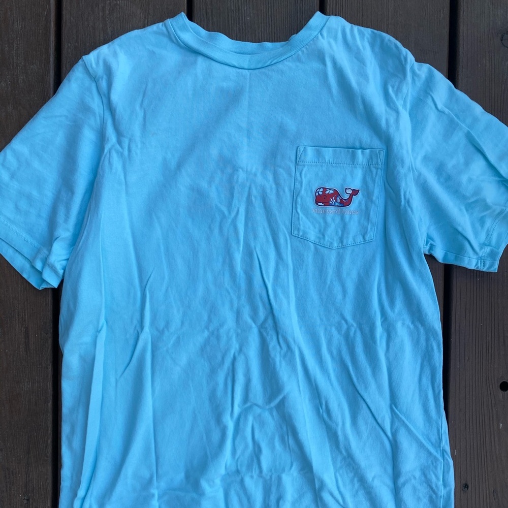 Vineyard Vines Light Blue with Red Flowered Whale